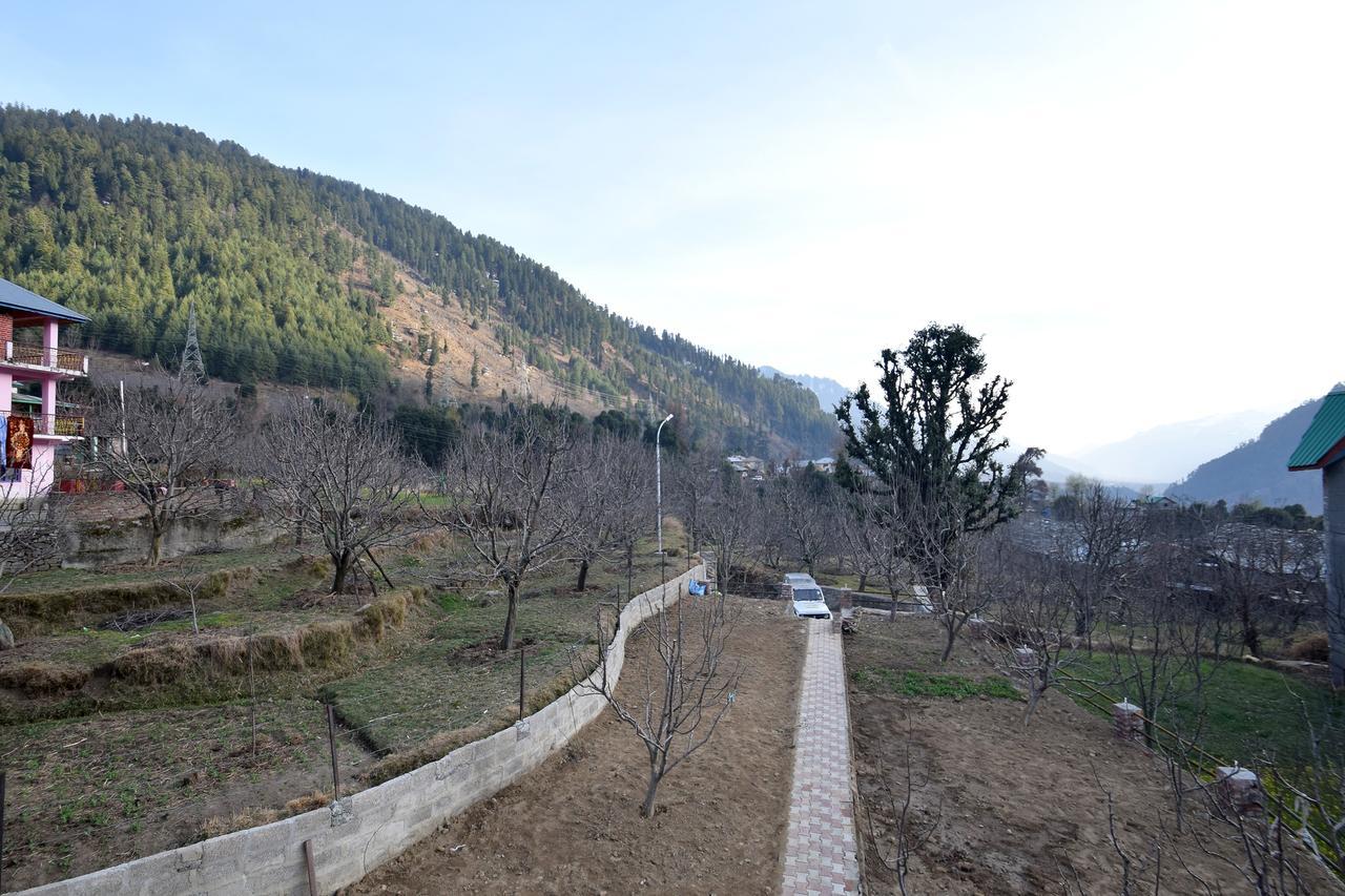 Oyo 12275 Crown Hospitality Hotel 3*
