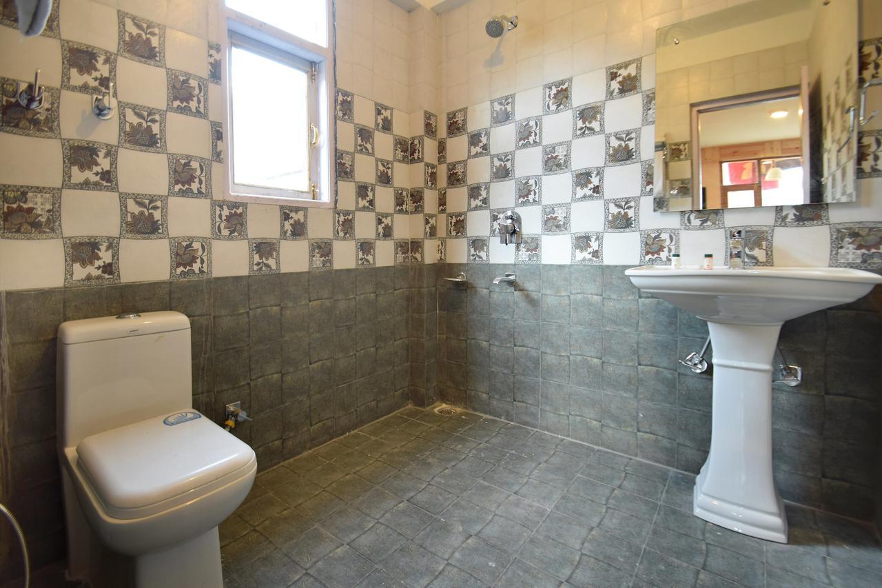 Oyo 12275 Crown Hospitality Manali (Himachal Pradesh)