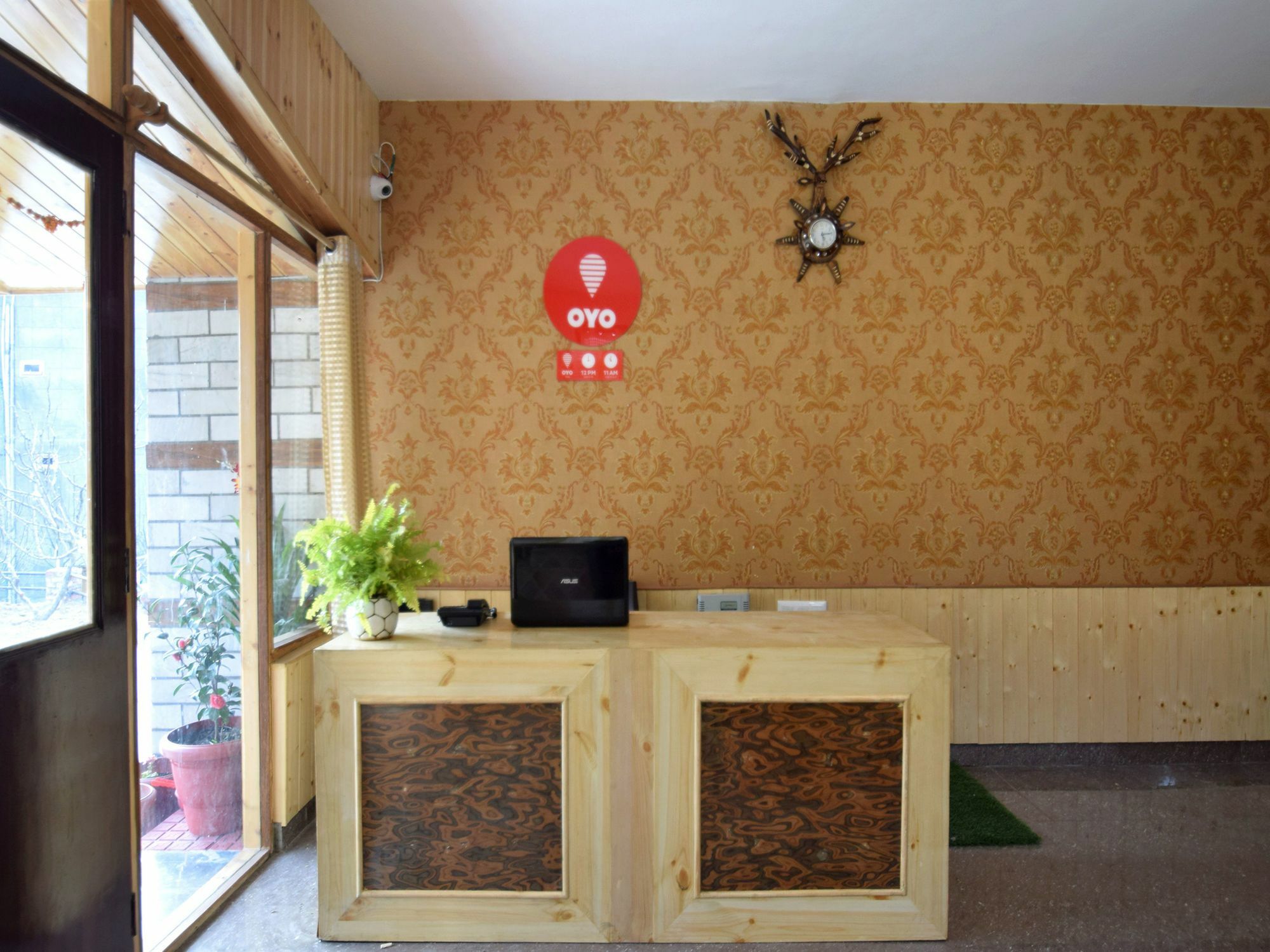 Oyo 12275 Crown Hospitality Hotel Manali (Himachal Pradesh)